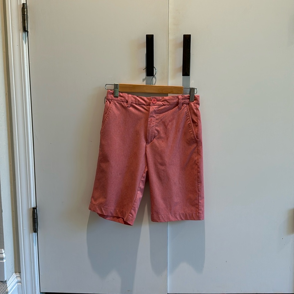 NWOT Boys Vineyard Vines Nantucket red performance shorts. Size 14
